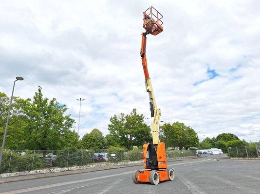 Nacelle articulée JLG E300AJP