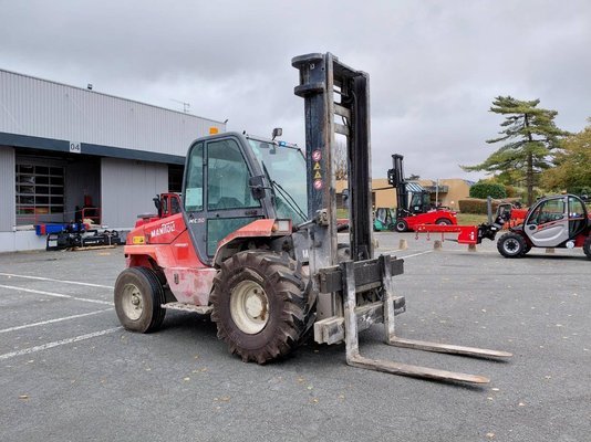 Chariot élévateur tout terrain Manitou MC50