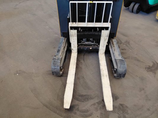 Chariot à mât rétractable Yale MR14