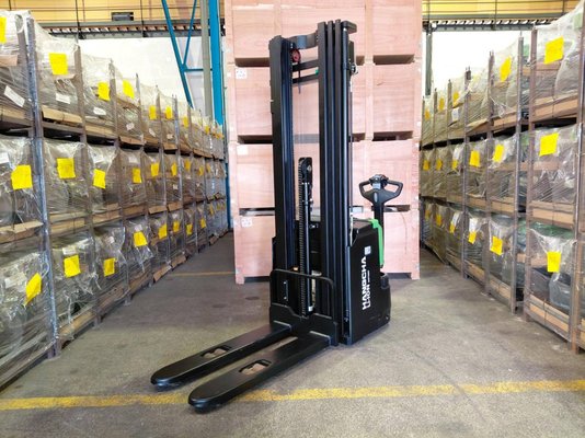 Gerbeur accompagnant Hangcha CDD16-XT1-SI