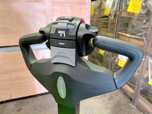 Gerbeur accompagnant Hangcha CDD16-XT1-SI