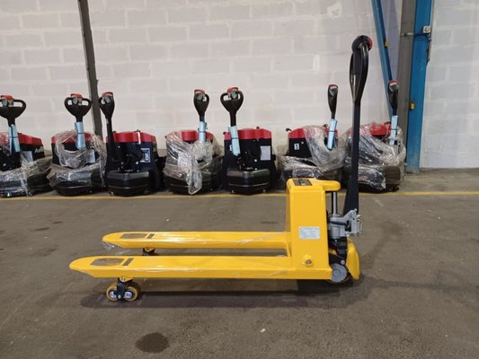 Transpalette accompagnant Microlift P15SE