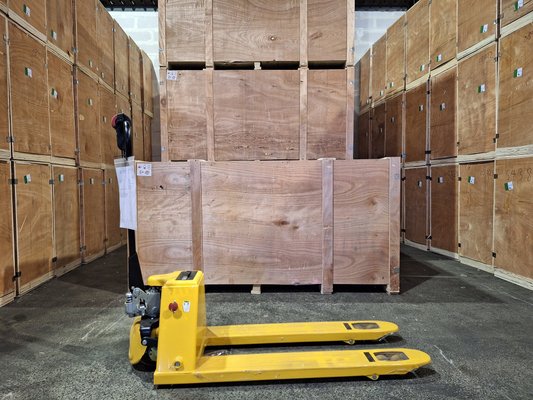 Transpalette accompagnant Microlift P15SE