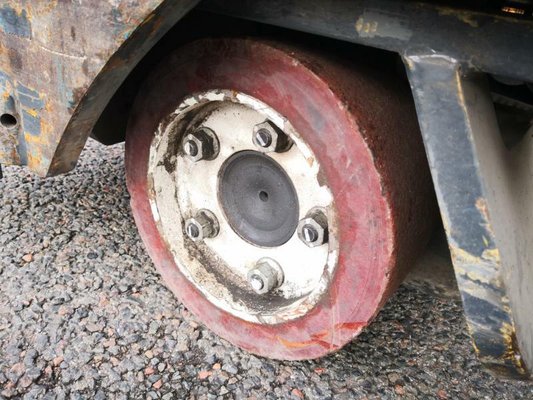 Chariot élévateur latéral multidirectionnel Combilift C3000EST