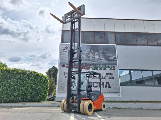 Chariot élévateur frontal 4 roues Toyota 8FBMT50