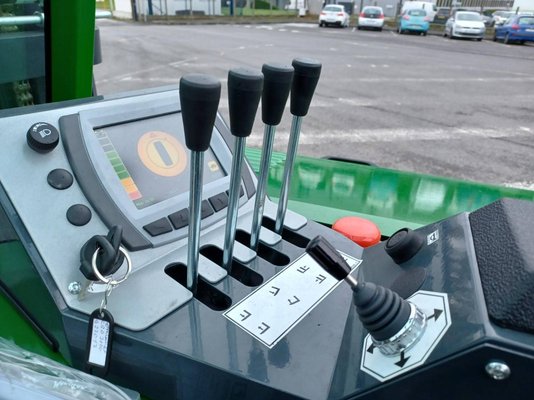 Unknown range 176 Combilift CBE3000