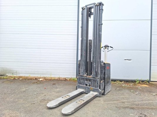 Gerbeur accompagnant Caterpillar NSP16N2
