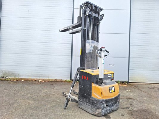 Gerbeur accompagnant Caterpillar NSP16N2