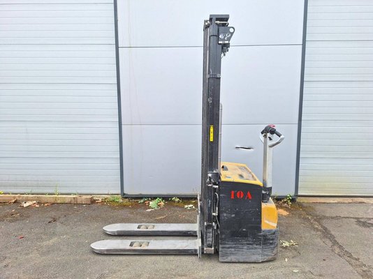 Gerbeur accompagnant Caterpillar NSP16N2