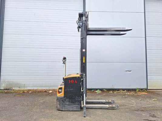 Gerbeur accompagnant Caterpillar NSP16N2