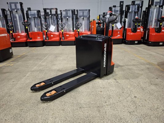 Transpalette accompagnant Hangcha CBD20-AC2