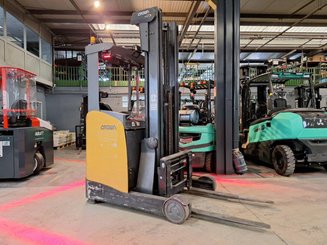 Chariot à mât rétractable Crown ESR5260-1.4 - 1