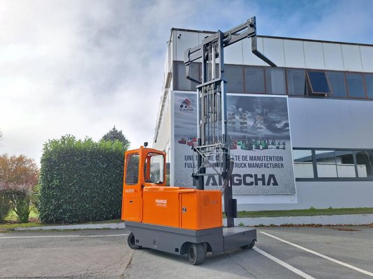 Chariot élévateur latéral multidirectionnel Hubtex MQ40