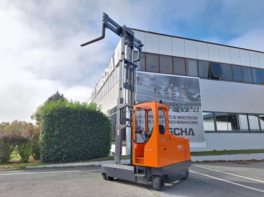 Chariot élévateur latéral multidirectionnel Hubtex MQ40