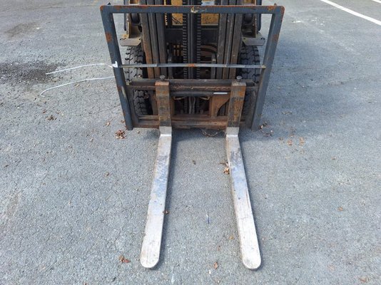 Chariot élévateur frontal 4 roues Caterpillar DP25NT