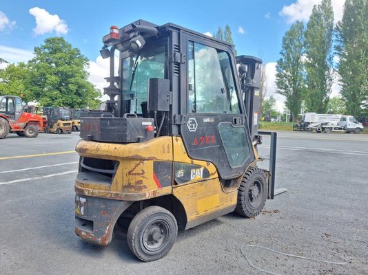 Chariot élévateur frontal 4 roues Caterpillar DP25NT
