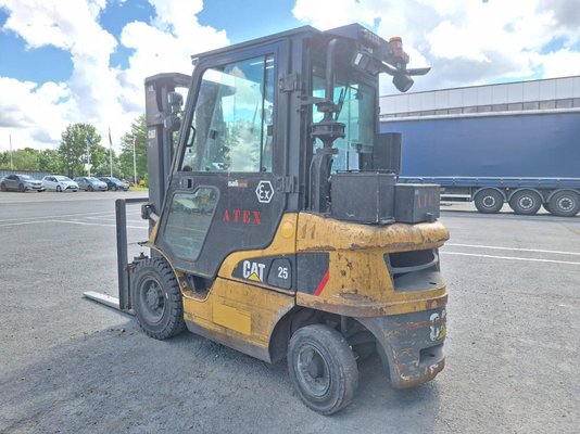 Chariot élévateur frontal 4 roues Caterpillar DP25NT