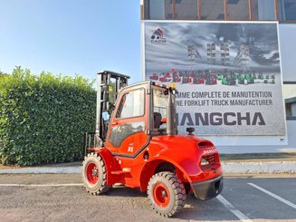Chariot élévateur tout terrain Hangcha TT35-2 - 2