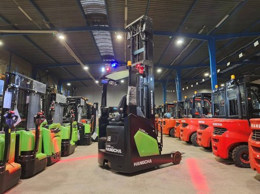 Chariot à mât rétractable Hangcha CQD18-XC5D-SI