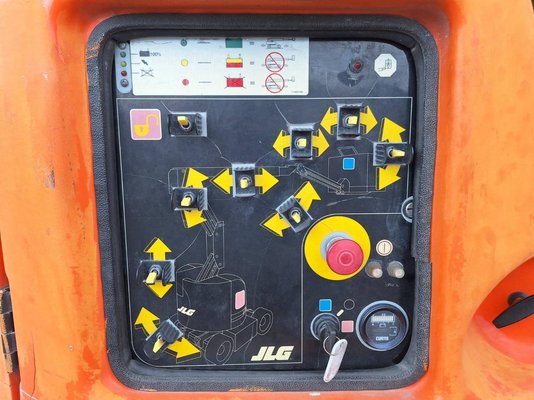 Nacelle articulée JLG E300AJP