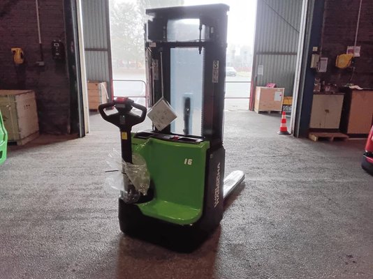 Gerbeur accompagnant Hangcha CDD16-XT1-SI