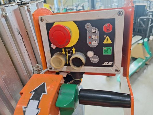 Nacelle à mât vertical JLG TOUCAN DUO