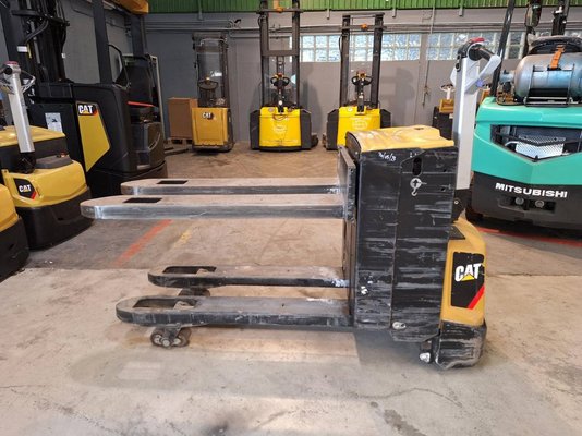 Transpalette accompagnant Caterpillar NPP20N2E