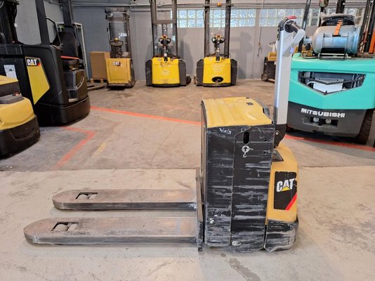 Transpalette accompagnant Caterpillar NPP20N2E
