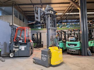 Gerbeur multidirectionnel Combilift WR4 - 9