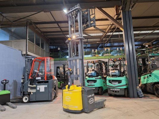 Gerbeur multidirectionnel Combilift WR4