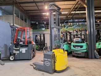 Gerbeur multidirectionnel Combilift WR4 - 6