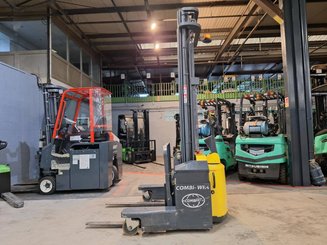 Gerbeur multidirectionnel Combilift WR4 - 7