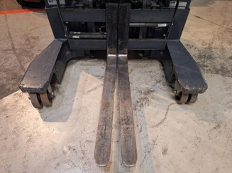 Gerbeur multidirectionnel Combilift WR4 - 21
