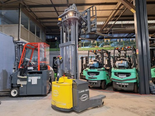 Gerbeur multidirectionnel Combilift WR4