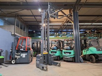 Gerbeur multidirectionnel Combilift WR4 - 13