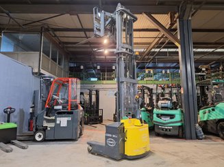 Gerbeur multidirectionnel Combilift WR4 - 16