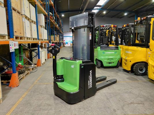 Gerbeur accompagnant Hangcha CDD12-XT1-SiL