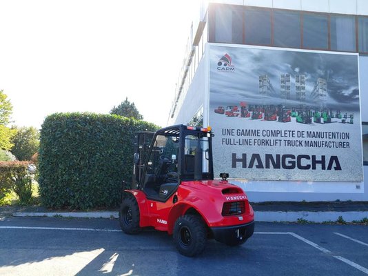 Chariot élévateur tout terrain Hangcha TT25-2 (CPCD25-X2W98E-RT2)