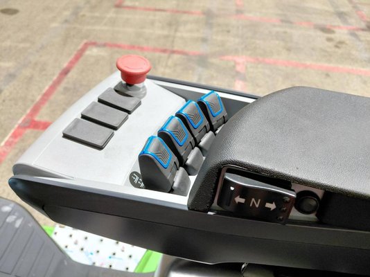 Chariot élévateur frontal 3 roues Hangcha XC3-18i