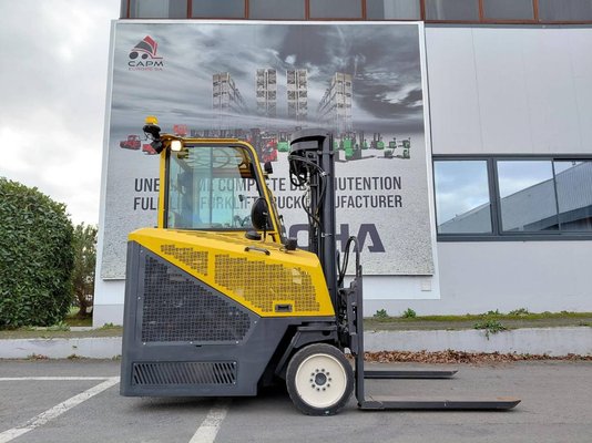 Chariot élévateur latéral multidirectionnel Combilift C4000
